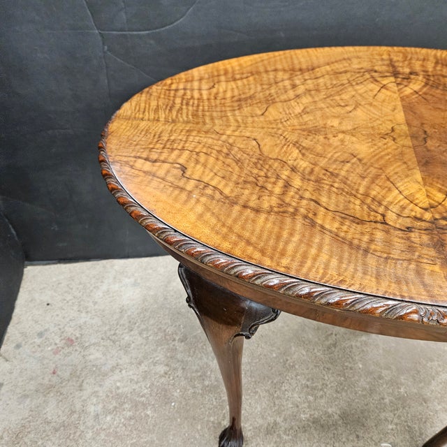 Early 20th Century Walnut Queen Anne Oval Convertible Game Table With Cabriole Legs For Sale - Image 4 of 18