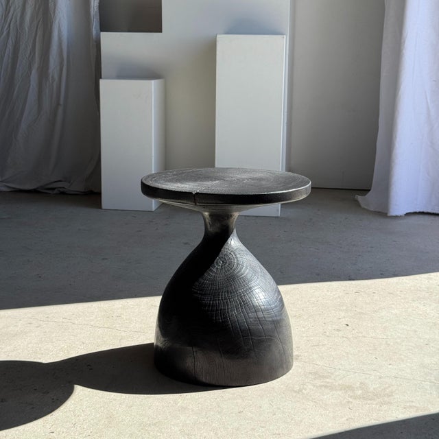 Sexy Neck - Solid mango wood side table, organic shape, black finish. Ideal as a side table or end table in the living...