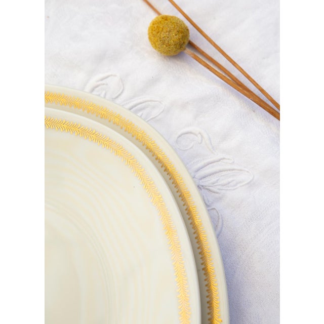 Porcelain Plates Plumes with Fine Gold from Limoges Raynaud, 1960s, Set of 15 For Sale - Image 6 of 7