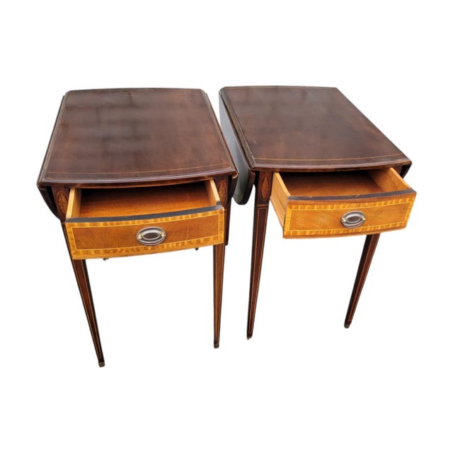 Traditional Pair of 1940s Mahogany Pembroke End Tables – Inlaid &Amp; Refurbished, Drop Leaf For Sale - Image 3 of 12
