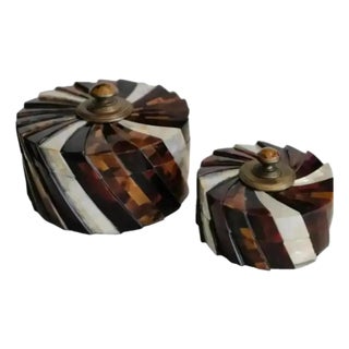 1990s Vintage Maitland-Smith Tessellated Faux Tortoise Shell and Mother of Pearl Decorative Boxes- Set of 2 For Sale