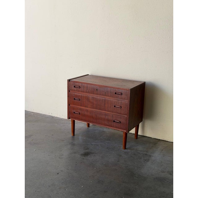 Mid-Century Modern 1960s Mid Century Danish Teak 3 Drawer Chest – Vintage Scandinavian Small Dresser on Tapered Legs For Sale - Image 3 of 10