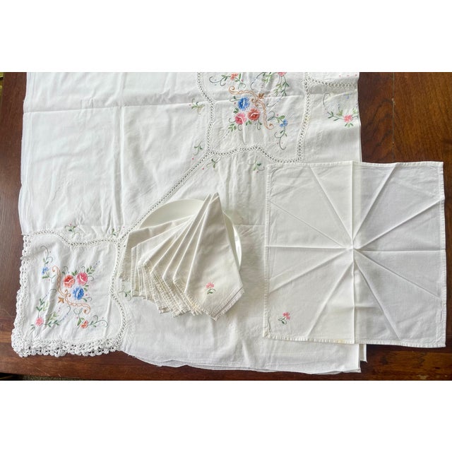 Textile Vintage Handmade Tablecloth & 9 Napkins Set – Embroidered Floral, Crocheted Edges, Cutwork For Sale - Image 7 of 10