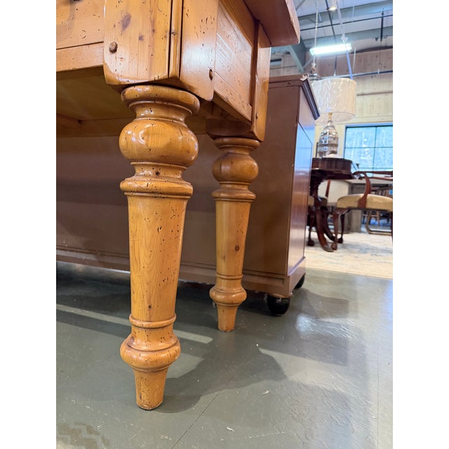 Late 20th Century Country English Farmhouse Pine Console Table With Turned Legs and Brass Hardware For Sale - Image 11 of 11