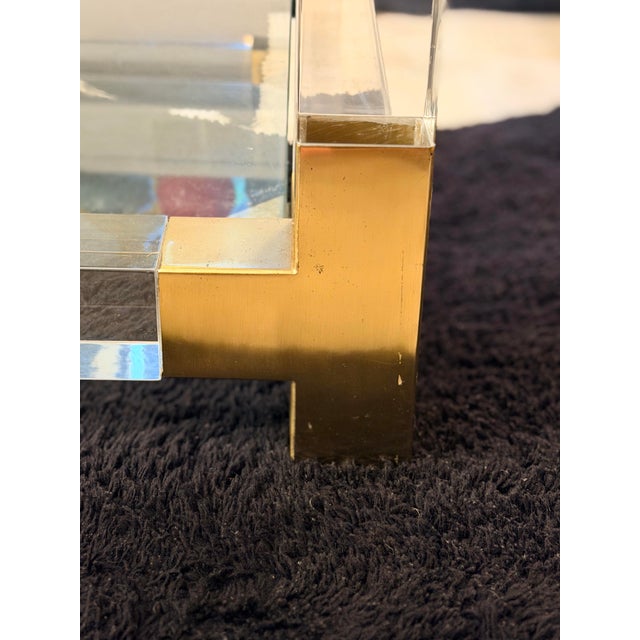 Jonathan Adler Jacques Grand Cocktail Table – Acrylic & Brass For Sale In New York - Image 6 of 12