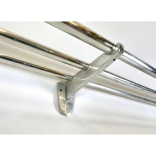 1940s Long Bauhaus Wall-Mounted Shelf in Tubular Aluminum, 1940s For Sale - Image 5 of 7