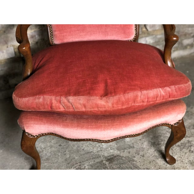 Mid-Century Modern Set of Mid-Century English Oak and Pink Velvet Lounge Chairs For Sale - Image 3 of 13