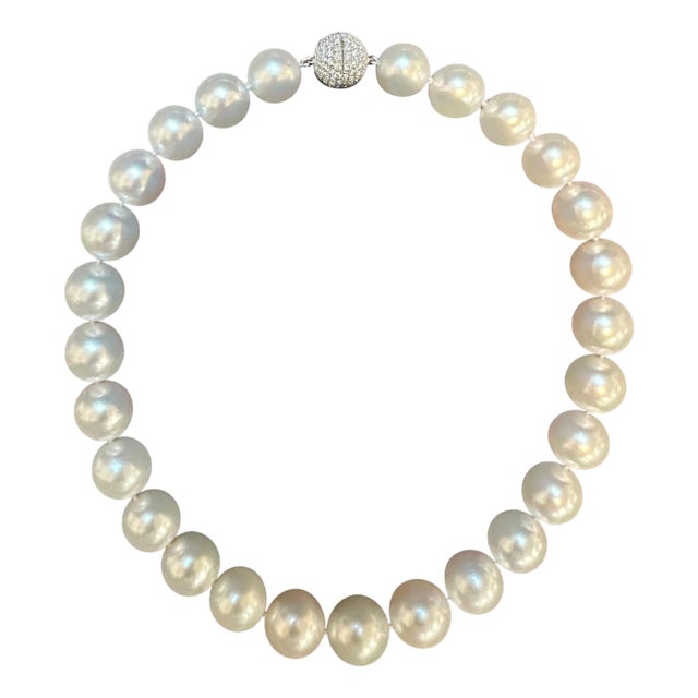 13-16 mm White South Sea Round Pearl Necklace - AAA Quality, 27 P, Diamond Ball For Sale