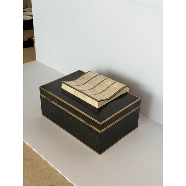 1980s Vintage Maitland Smith Tessellated Black & Beige Stone Brass Rectangular Box For Sale - Image 9 of 10