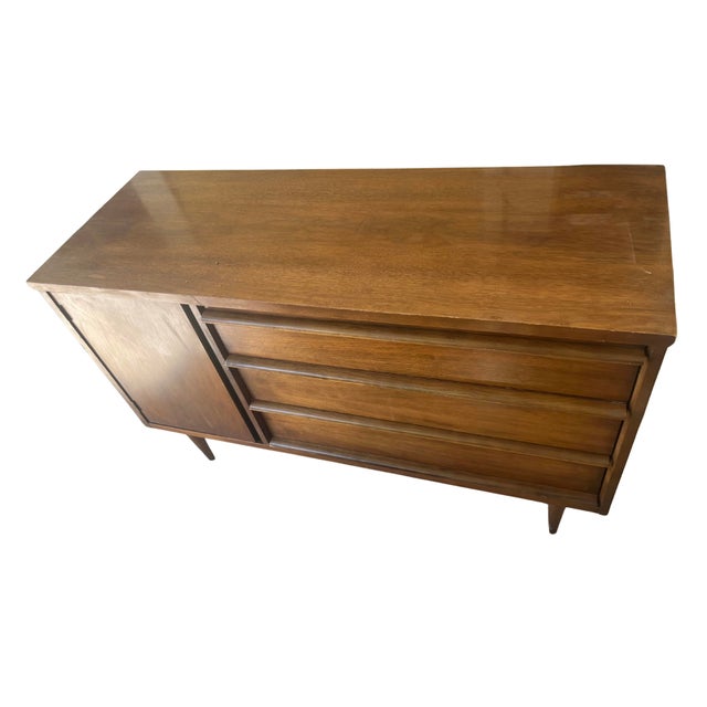 Mid Century Modern Walnut Bassett 3 Drawer Credenza With Cabinet For Sale In Phoenix - Image 6 of 10