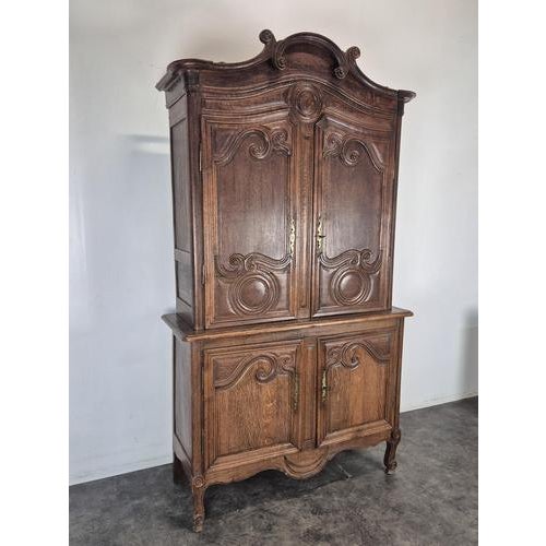 Louis XV Style Cabinet in Carved Oak For Sale - Image 4 of 12
