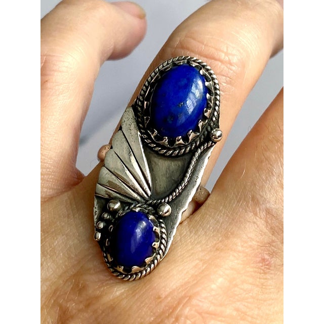 Southwestern Revival Lapis Lazuli Double-Cabochon Ring in Ornate .925 Sterling Silver, , Size 8.25 For Sale In New York - Image 6 of 9