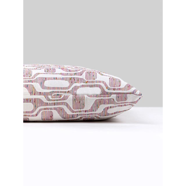 This happy and chic cotton blend takes inspiration from iconic 60s style. Offered in 6 mod-like hues, Telly makes a...