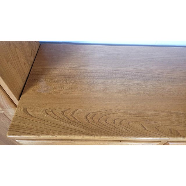 Tall Windsor Glazed Display Cabinet attributed to Lucian Ercolani for Ercol, 1990s For Sale - Image 10 of 17