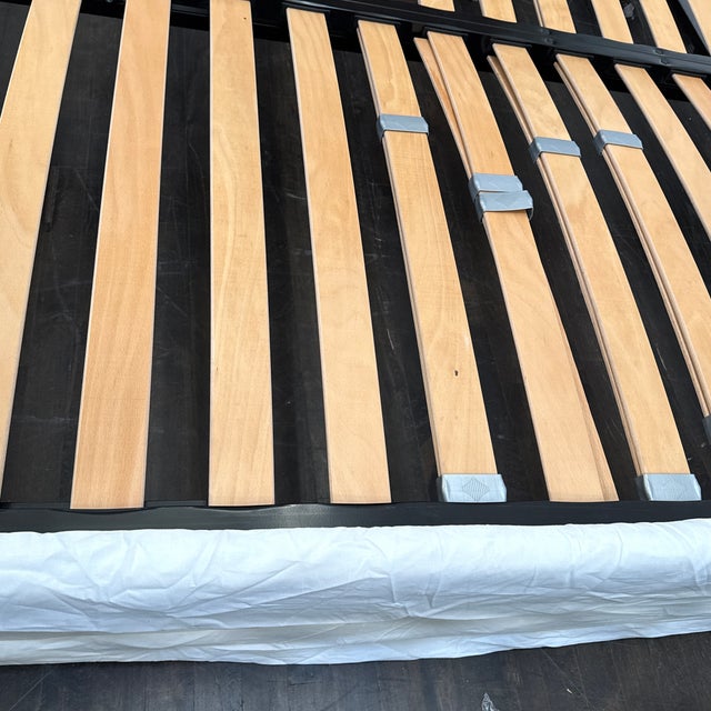 White Eastern King Paola Navone for Gervasoni Ghost 80 Slipcovered Bed Frame, Lino Bianco For Sale - Image 8 of 12