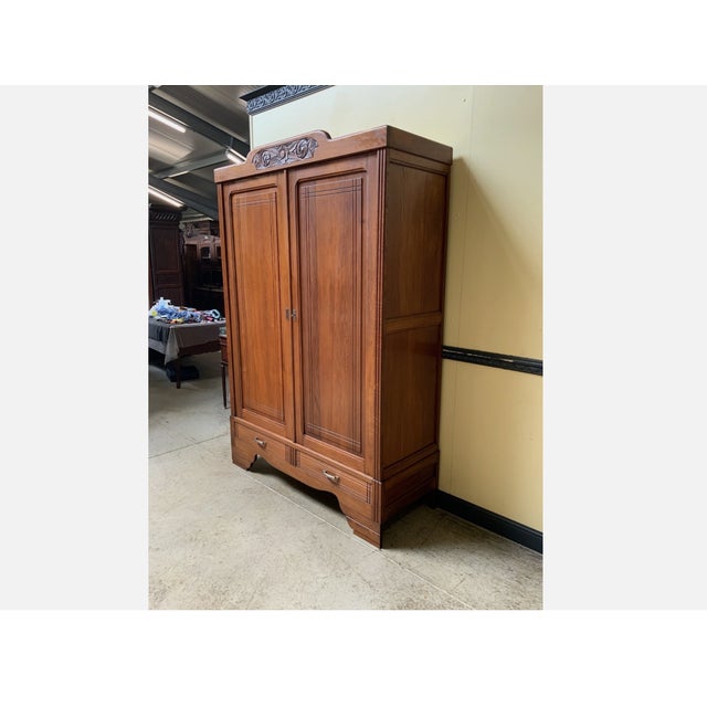 Age: circa 1930 Wood type: solid oak Condition: very good, meticulously maintained, fully restored original condition...