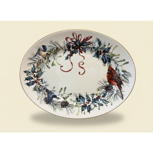 70-Piece Lenox Winter Greetings Holiday China Service – Estate Collection With Serving Pieces – Ivory Porcelain & 24k Gold For Sale - Image 11 of 18