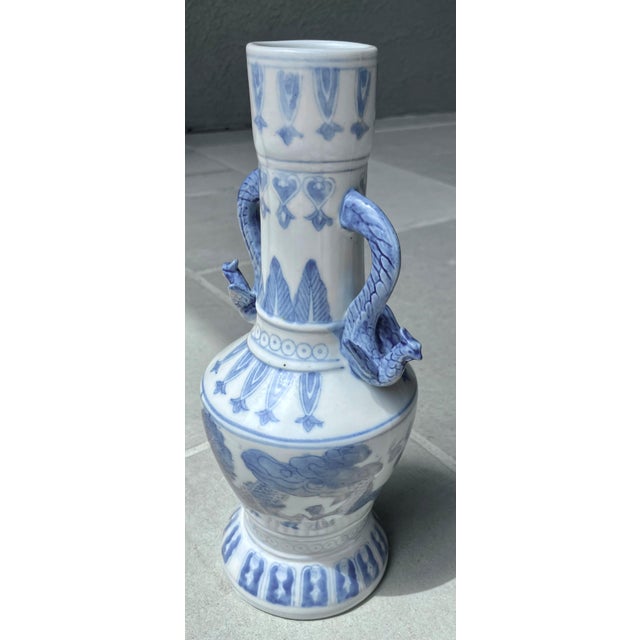 Mid 20th-Century Slender Neck Fengweizun-Style Blue & White Fèng Huáng Handle Dragon Vase For Sale - Image 9 of 17
