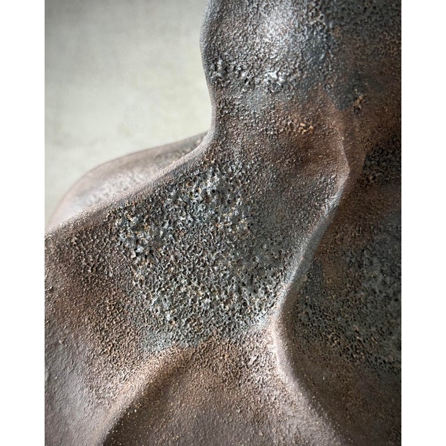 Telluric Bulb Sculptural Organic Vase in Handmade Ceramic by Pellizco Cerámica For Sale - Image 4 of 7