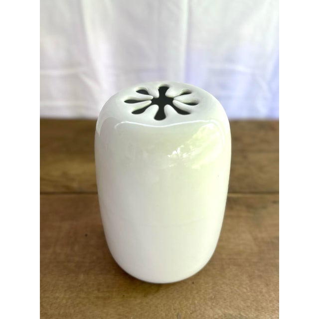 Vintage David Gil Spark Vase for Bennington Potters - 8.75" For Sale - Image 10 of 12