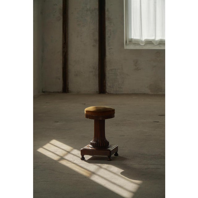 Antique French Piano Stool in Oak and Velvet, Mid-19th Century For Sale - Image 5 of 18