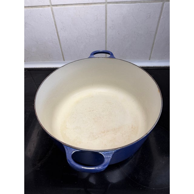 1960s Le Creuset Round Dutch Oven, #30 Cobalt, Blue Vintage, Highly Collectible Rare For Sale - Image 5 of 6