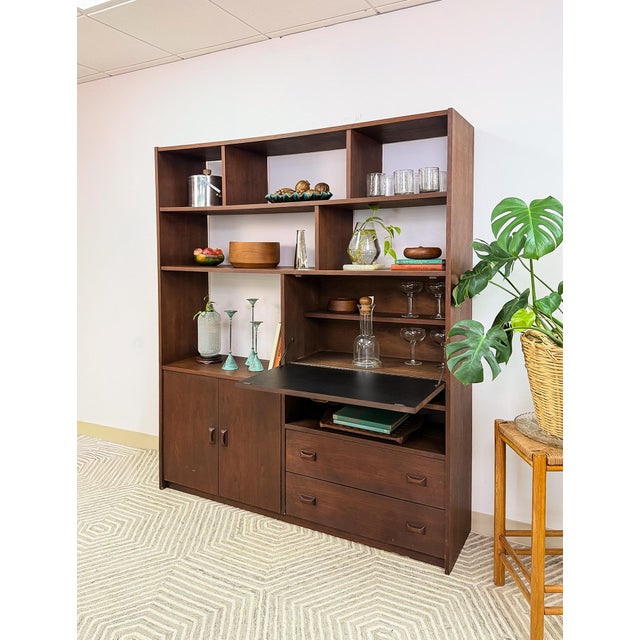 Vintage Walnut MCM Wall Unit Desk Storage Cabinet Mid Century Modern W/ Drawers For Sale - Image 13 of 15