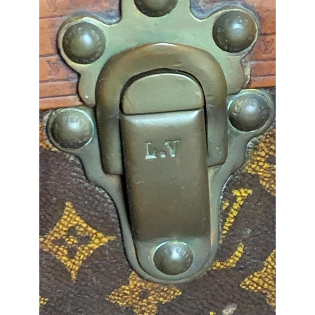 Trunk from Louis Vuitton, 1920s For Sale - Image 10 of 16