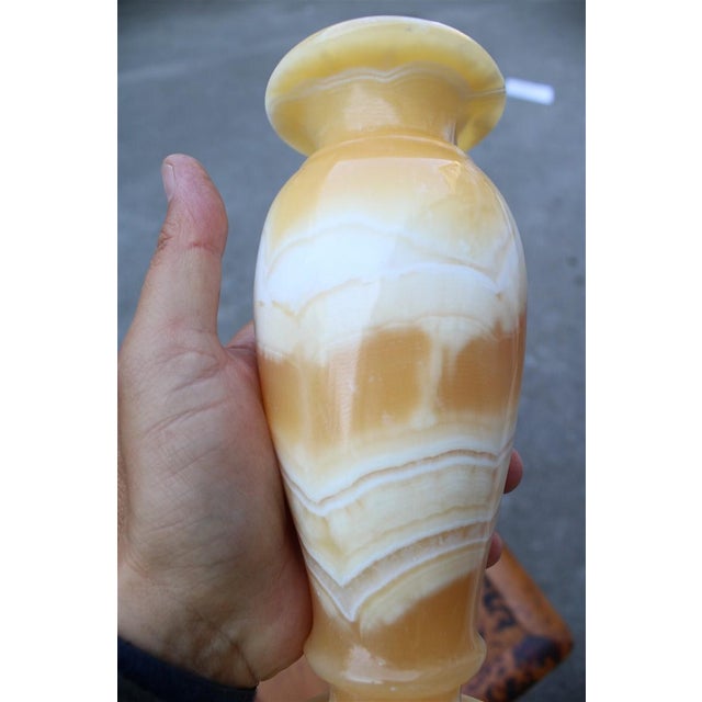 Circular Vase in Yellow Onyx, Italy, 1960, 1950 For Sale - Image 6 of 10
