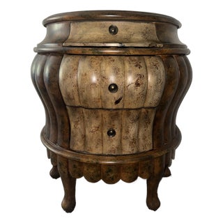 Vintage Unmarked the Bombay Company Two-Tone Distressed Reeded Bombe Accent Chest For Sale