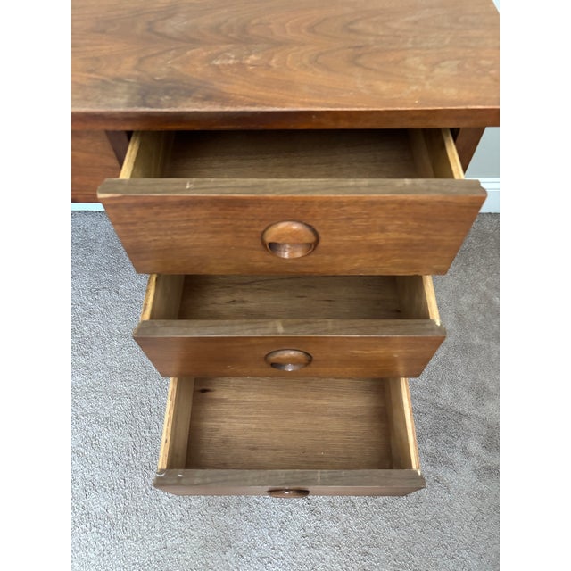 Stanley Furniture Mid-Century Modern Executive Writing Desk by Stanley Furniture For Sale - Image 4 of 10