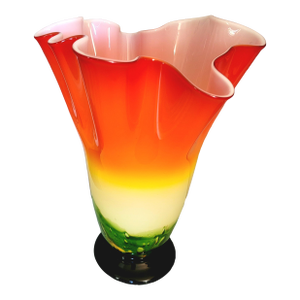 1970s Vibrant Mid-Century Murano Style Handblown Ruffled Handkerchief Vase