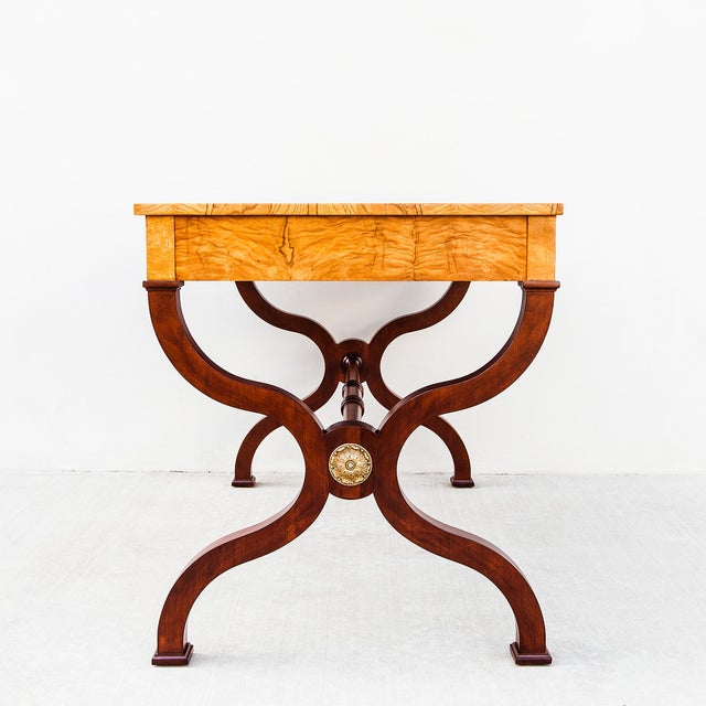Restored Burl & Brass Vintage Regency Writing Desk by Baker For Sale - Image 13 of 15
