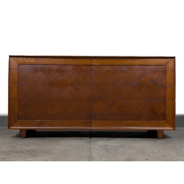 1960s Mid Century Modern Walnut & Mahogany 10-Drawer Dresser, c.1960s For Sale - Image 5 of 18