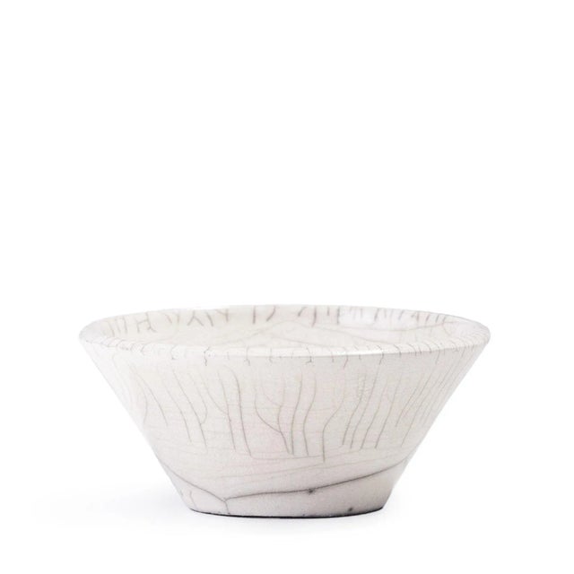 Japanese Moon Bowl in White Crackle Raku Ceramic from Laab Milano For Sale - Image 4 of 4