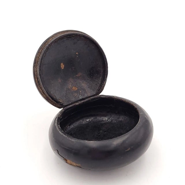 Japanese Snuff Box, Circa 1870 For Sale - Image 4 of 7