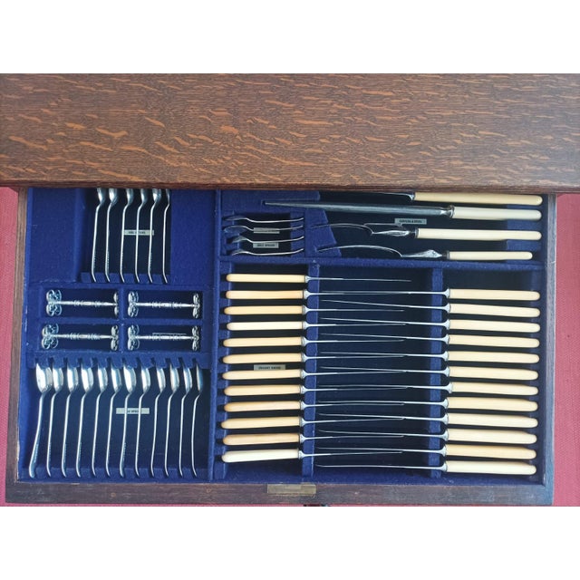 Canteen of Cutlery by James & William Laing, 1920s. For Sale - Image 4 of 15