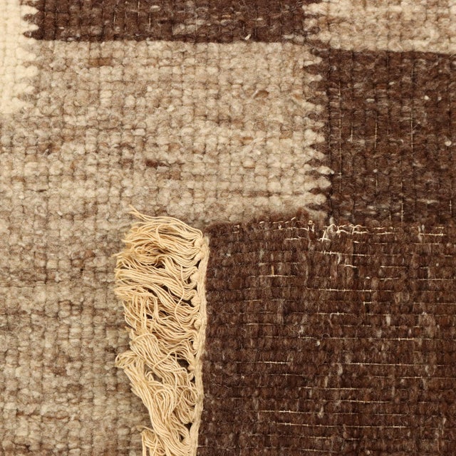 Brown Vintage Rug in Wool For Sale - Image 8 of 11
