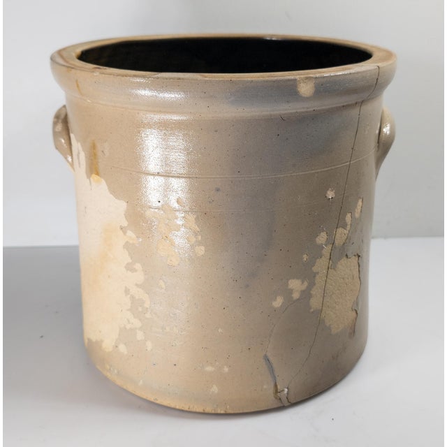 Late 19th Century 19th Century Blue and White Stoneware Crock With Bird by Ottman Brothers, Damaged For Sale - Image 5 of 12