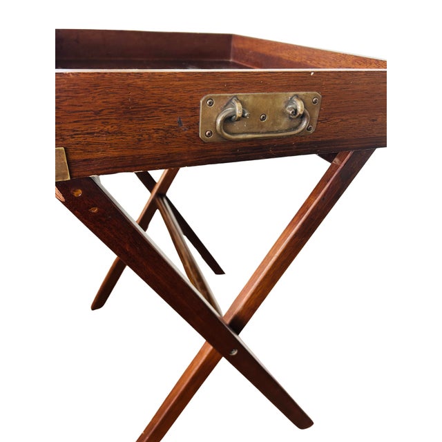Vintage Campaign-Style Butler’s Tray Table – Mahogany Folding X-Frame With Brass Hardware, Removable Serving Tray For Sale - Image 11 of 12