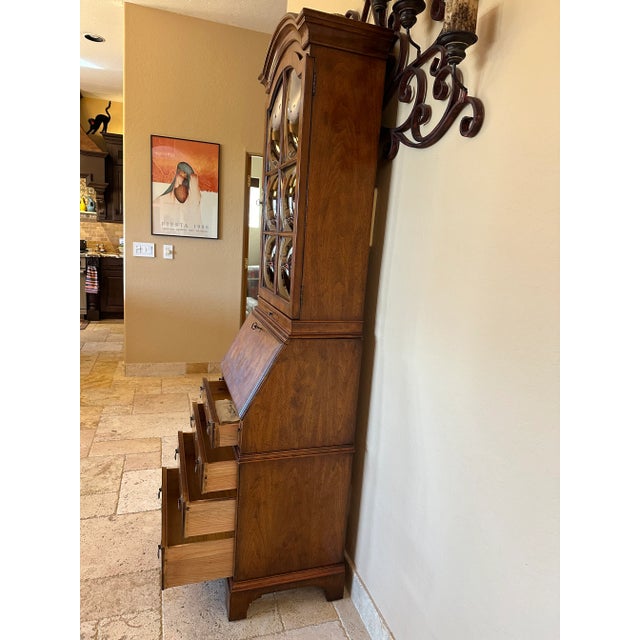 Traditional 1980s Drexel Heritage “Et Cetera Collection” Inlaid Walnut Secretary Desk Bookcase With Bubble Glass For Sale - Image 3 of 9