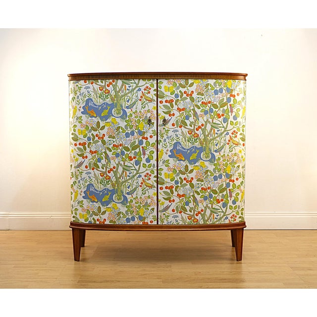 Mid-Century Modern Swedish Cabinet with Josef Frank Paradiset Nordens Flora, Sweden, 1950s For Sale - Image 3 of 12