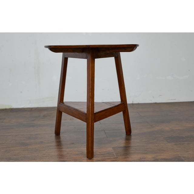 19th Century English Pine Cricket Table with Circular Top and Tripod Base For Sale In Atlanta - Image 6 of 12
