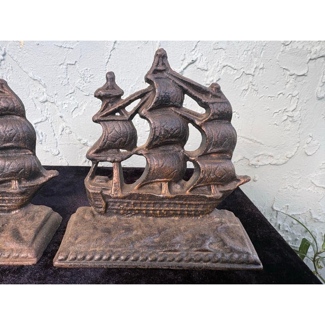 Vintage Cast Iron Uss Constitution “Old Ironsides” Ship Bookends – Nautical Americana, Set of Two For Sale - Image 4 of 10