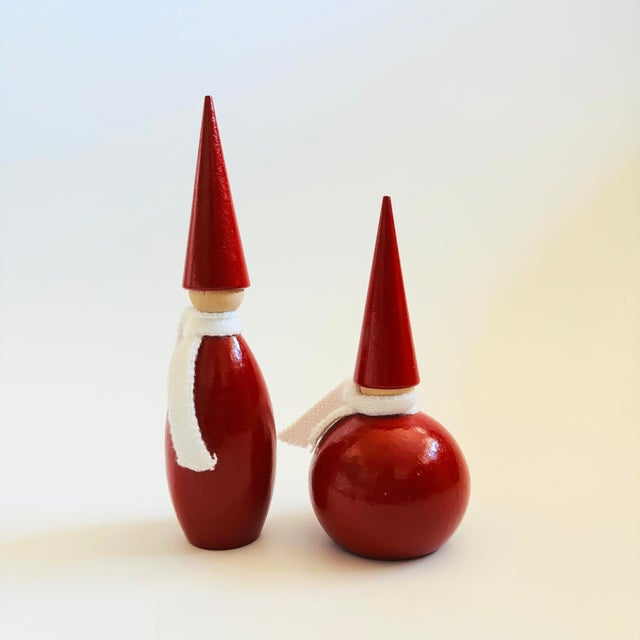 Mid 20th Century Wood Swedish Tomtes Gnomes by Larssons Tra - Set of 2 For Sale - Image 5 of 9