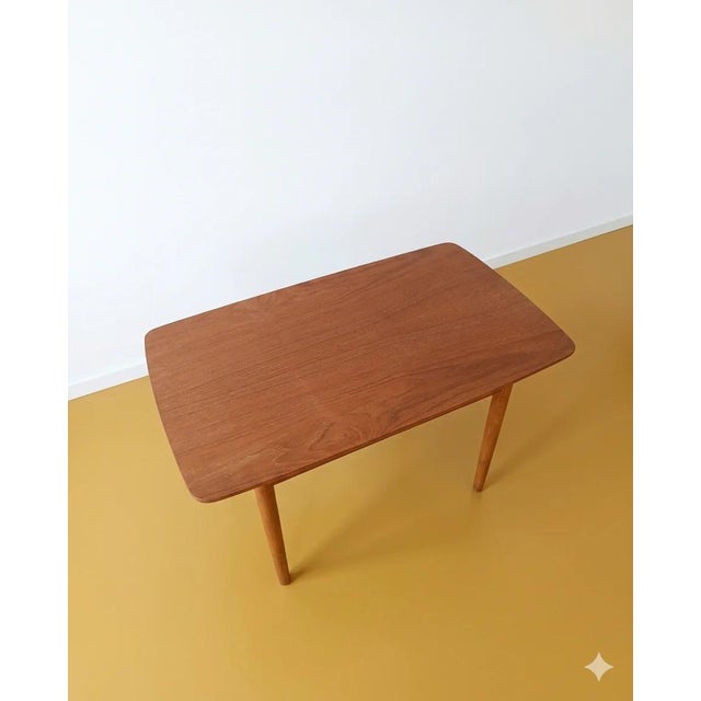 Dimensions: W. 73 x H. 48 x D. 45 Teak wood