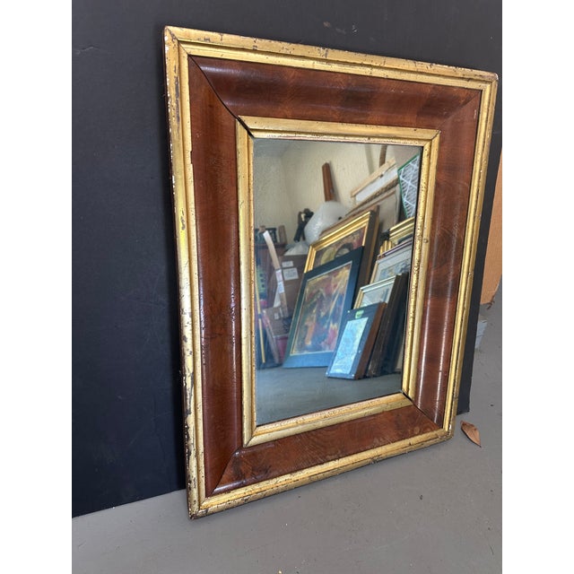 19th Century American Empire Mahogany and Gilt Ogee Wall Mirror. For Sale - Image 4 of 10