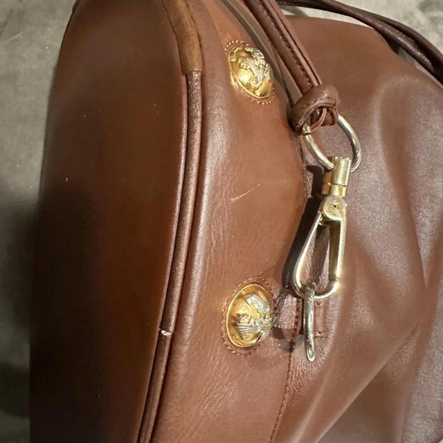1980s Iconic Cognac Brown Leather and Brass Backpack by Salvatore Ferragamo For Sale - Image 11 of 13