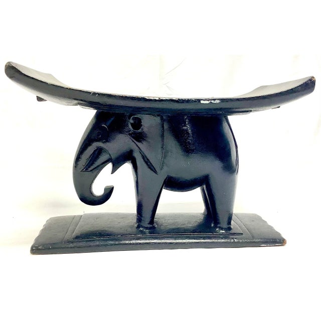 Unique Ashanti Hand Carved Elephant Bench. Vintage hand carved and ebonized.. Very well done. Can also be used as a plant...