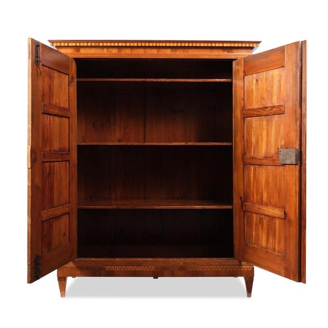 Hallway cabinet, central Germany, circa 1790/1800 Restored, hand-polished with shellac Dimensions: Height: 193 cm Width of...